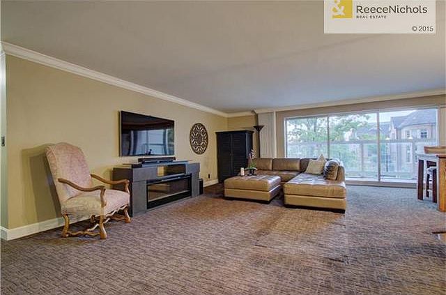 1st image of 121 W 48th St APT 201