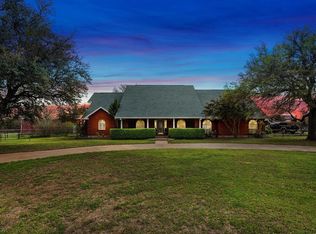 670 Brazos West Dr, Mineral Wells, TX 76067