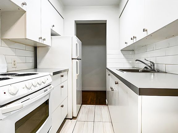 4th image of 1925 Nelson St #2