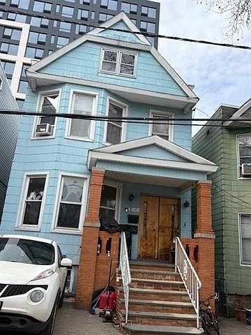 1st image of 13 Bryan Pl