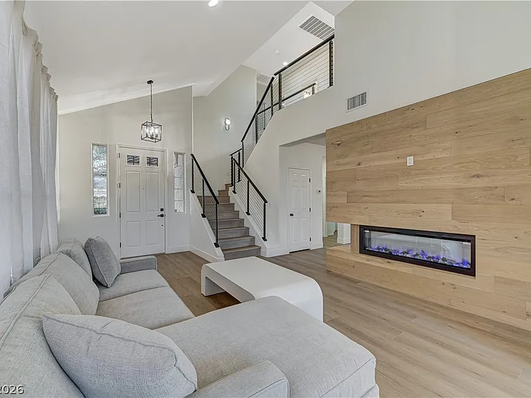 1317 Fox Acres Dr — Photo 13