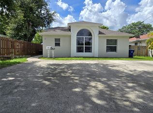 35 SW 7th St, Hallandale Beach, FL 33009