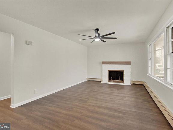 4th image of 108 S Hickory Ln