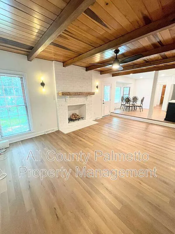4 bed, 2.5 bath, 2876 sqft, $3,250 — Photo 3