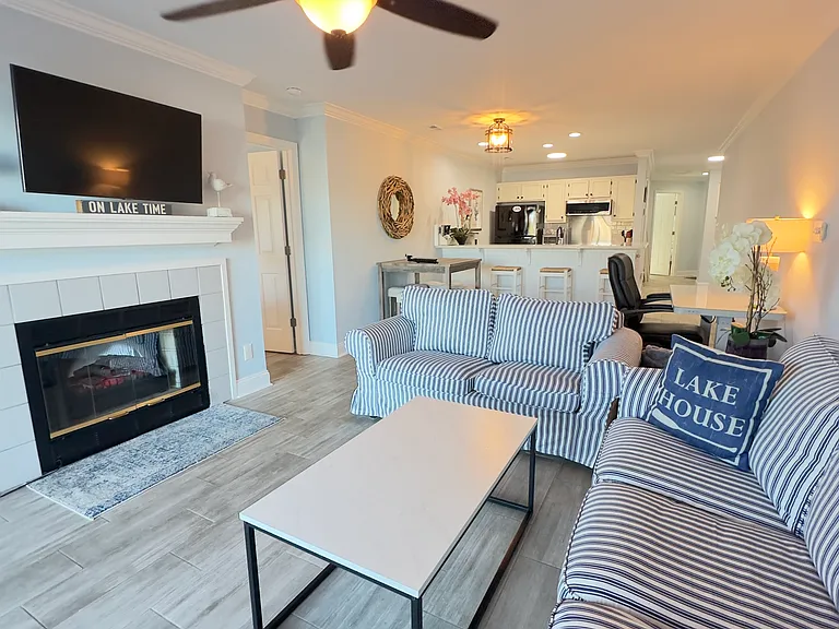 18713 Vineyard Point Ln — Photo 4