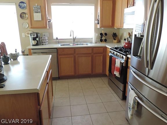 3rd image of 5938 Gingham St