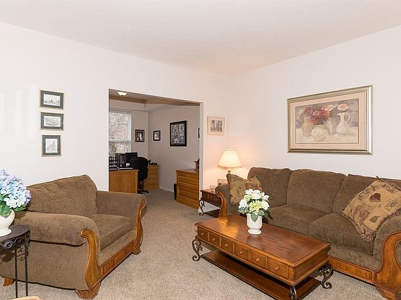 3rd image of 10541 Camille Ct