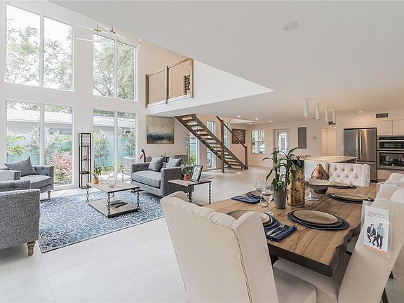 4th image of 304 SW 12 Avenue