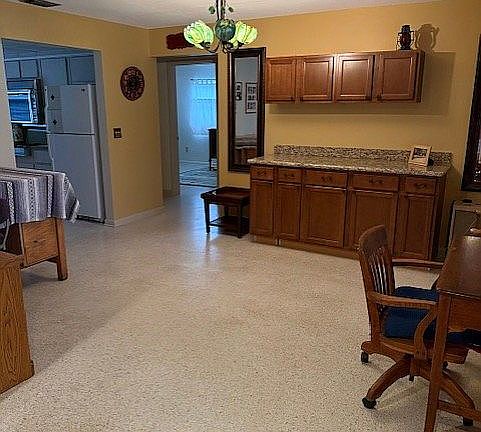 2nd image of 5541 Winkler Rd