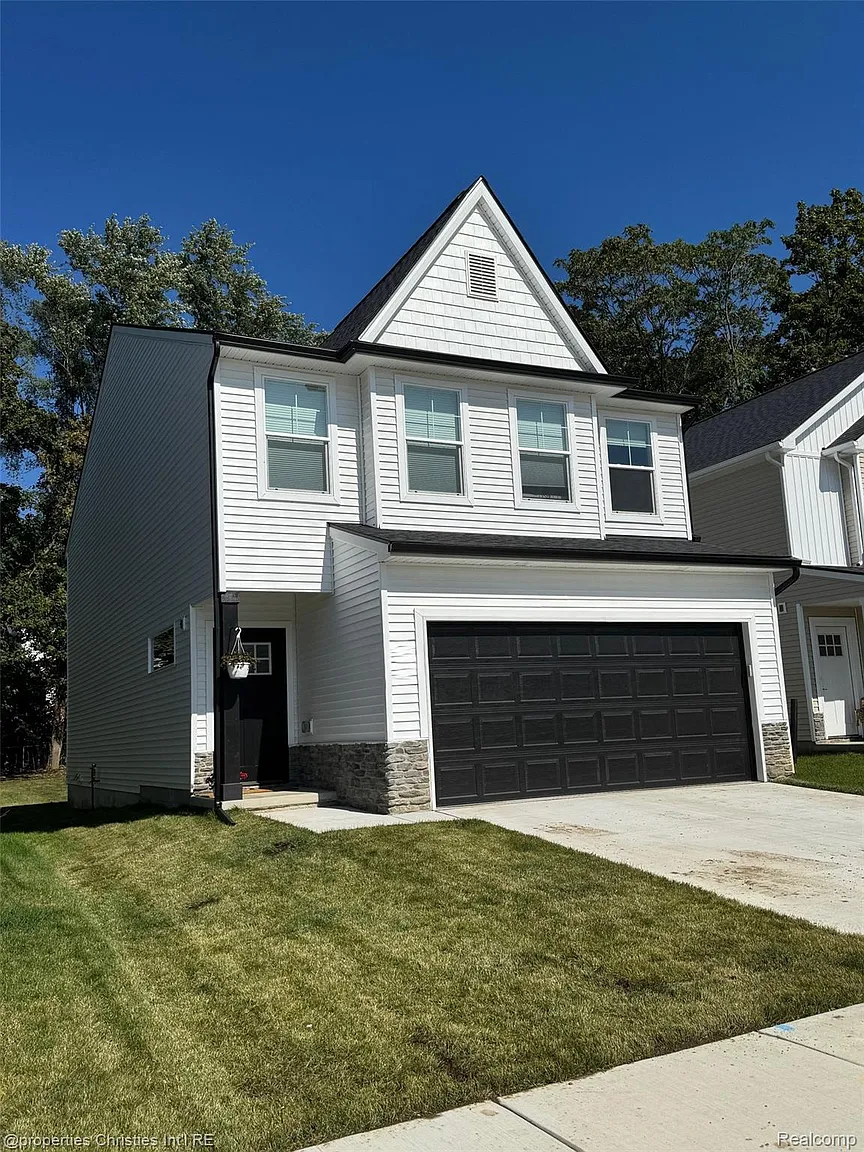 110 Parsons Ln photo 1