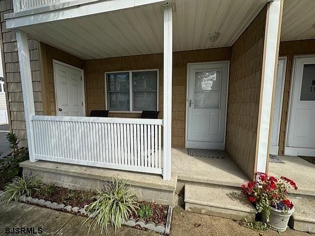 1st image of 251 4th St S Unit 9