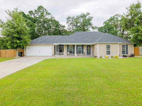 62 Eleanor Pl, Ray City, GA 31645