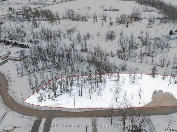 7 Reinbird St W, Severn, ON L0K 1E0