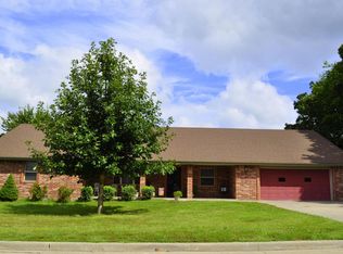 251 Rountree St, Bolivar, MO 65613