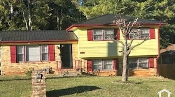 4 bed, 1800 sqft, $1,900 — Photo 3