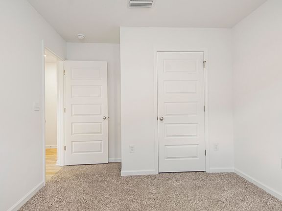 5th image of 330 Gray Owl Dr