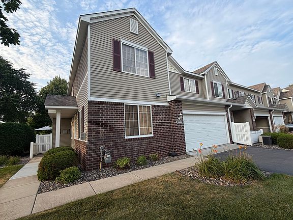 2nd image of 10800 Hawthorn Trl Unit E