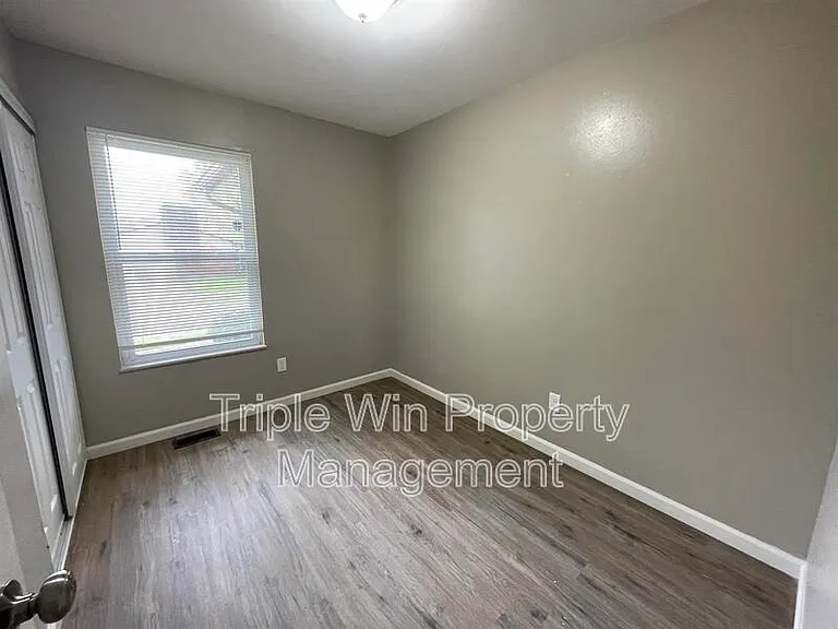 1725 Orletto Way — Photo 22