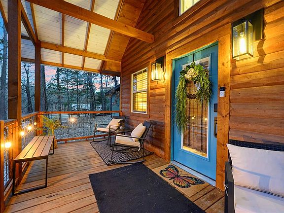 5th image of 590 Chinook Rd