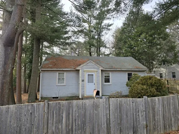 271 Sycamore St, Holbrook, MA 02343