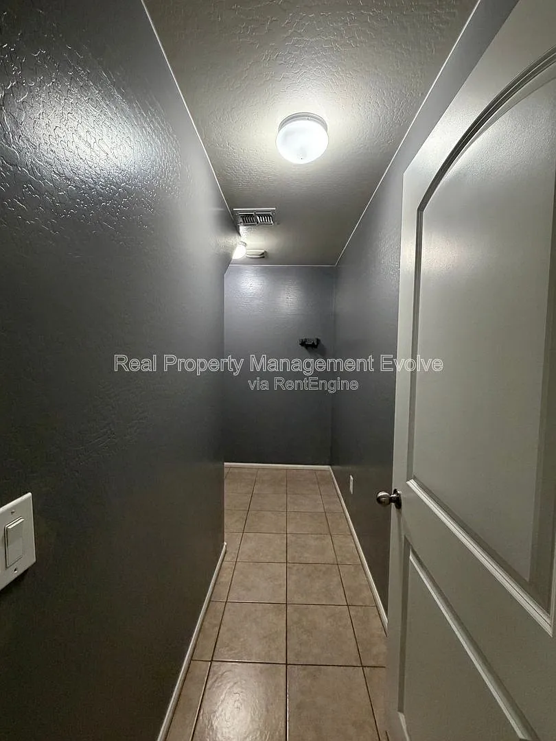 2 bed, 3.0 bath, 1284 sqft, $1,685 — Photo 4