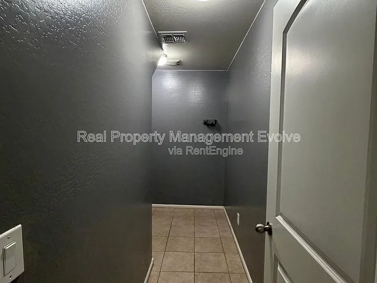 7724 W Pipestone Pl — Photo 5