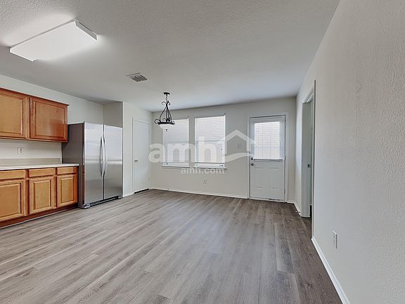 4th image of 7436 Almondale Dr