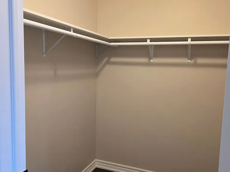 438 William Dunn Cres — Photo 13