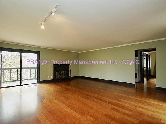 4th image of 510 Center Blvd APT D