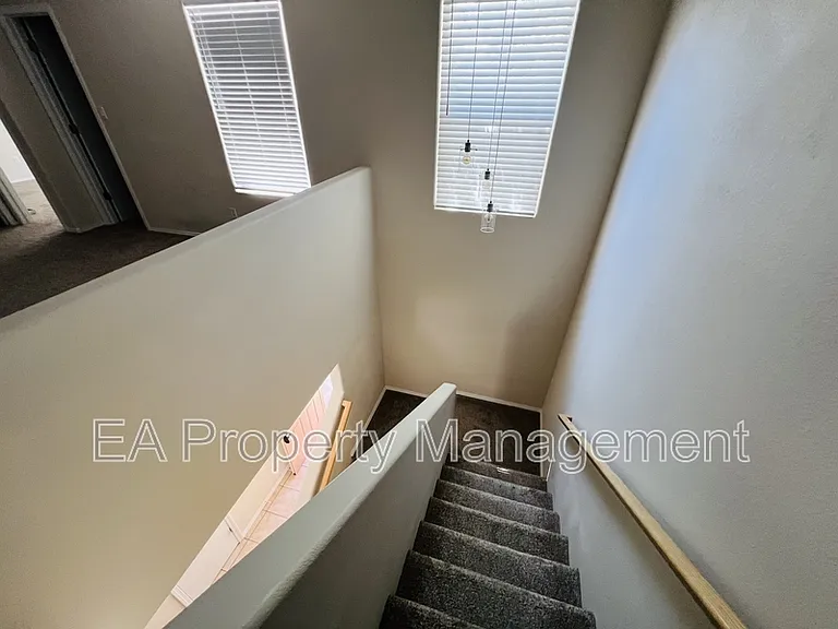 4257 Altura Mesa Ln NE — Photo 3