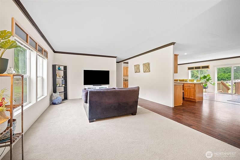5th image of 44184 Grassmere Road