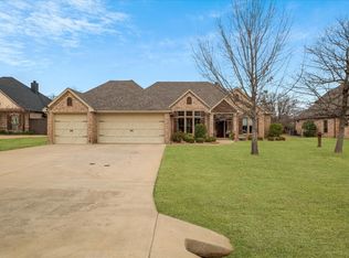 115 Red Bud Dr, Aubrey, TX 76227