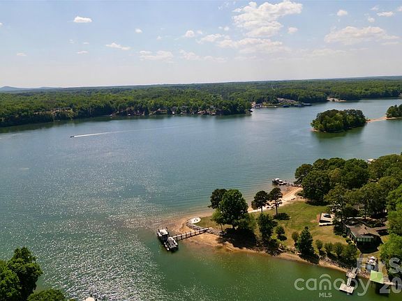 3rd image of 125 Mimosa Rd