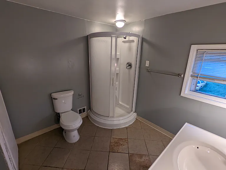 945 Vernon Dr — Photo 17