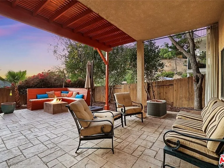 728 Montecito Dr — Photo 36