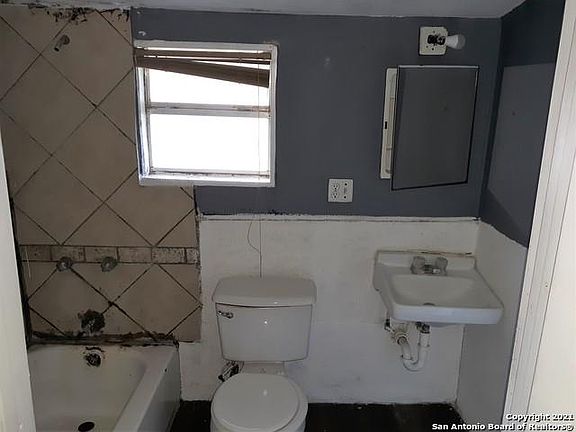 4th image of 530 McCauley Blvd