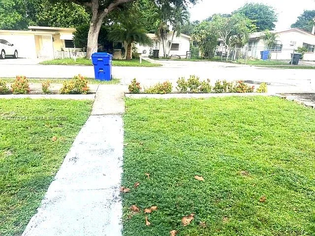 Hollywood Beach Gardens — Photo 4