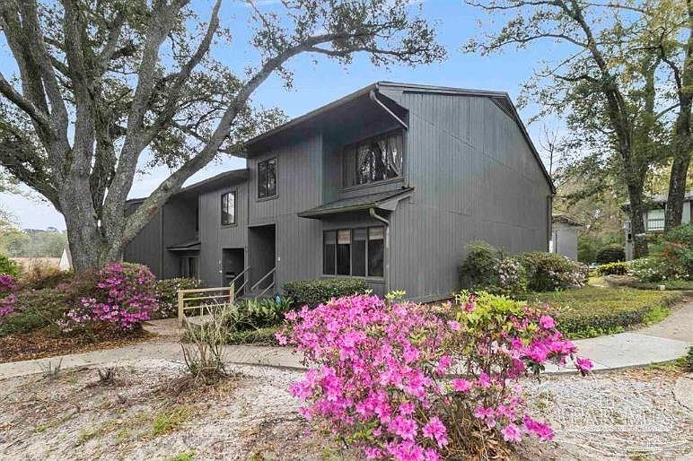 1st image of 11 Hillbrook Way