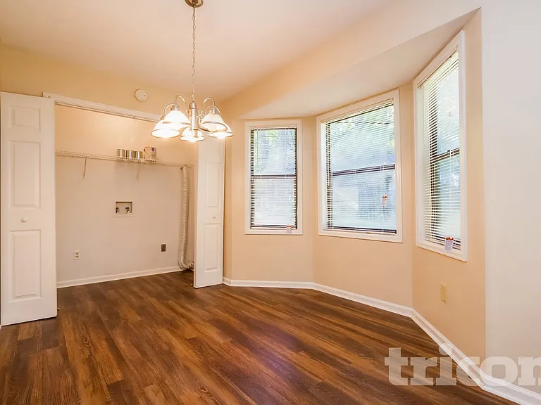 4251 Cary Dr — Photo 4