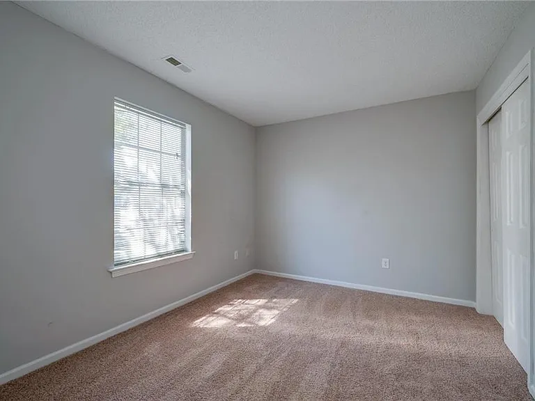 850 Worcester Way — Photo 17