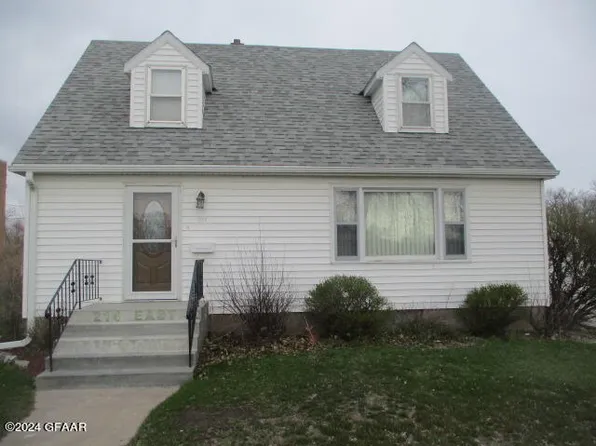 204 E Caledonia Ave, Hillsboro, ND 58045