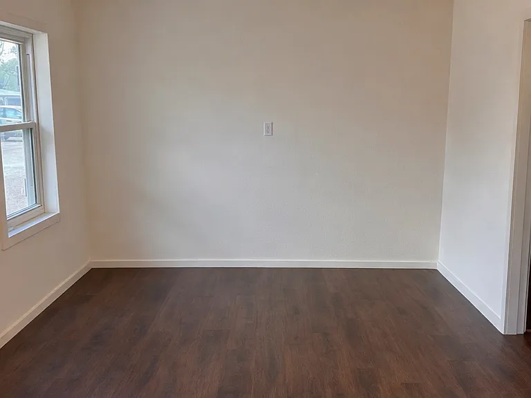 Alvin Apartments — Photo 19