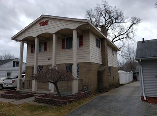 19110 E Thirteen Mile Rd, Roseville, MI 48066