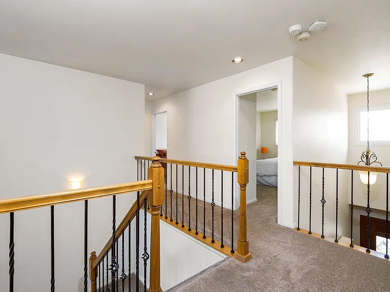 146 Luxury Ln — Photo 18