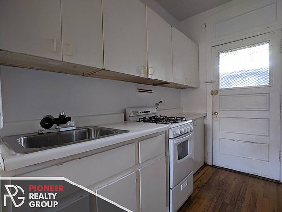 4th image of 622 W Cornelia Ave #C630s3