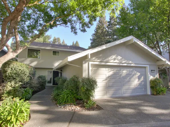 2042 University Park Dr, Sacramento, CA 95825