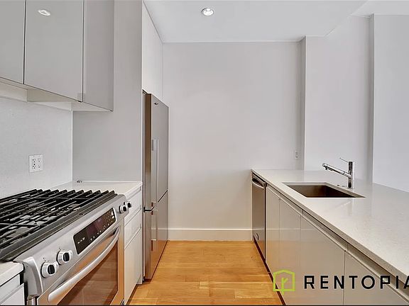5th image of 226 50th Ave APT 4G