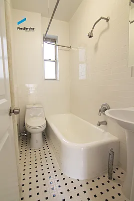 Rented by FirstService Realty (legacy) | media 33