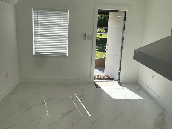 5815 Tyler St, Hollywood, FL 33021