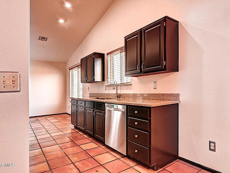 14004 N Sussex Pl — Photo 15